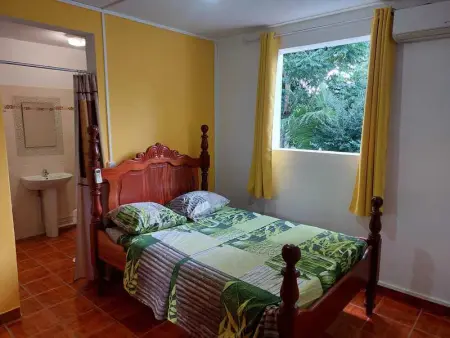 Maison charmante à Pointe Noire, vue montagne, jardin privé - Photo 8