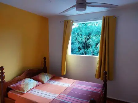 Maison charmante à Pointe Noire, vue montagne, jardin privé - Photo 9