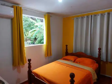 Maison charmante à Pointe Noire, vue montagne, jardin privé - Photo 11