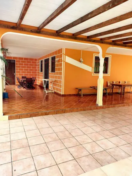 Maison charmante à Pointe Noire, vue montagne, jardin privé - Photo 23