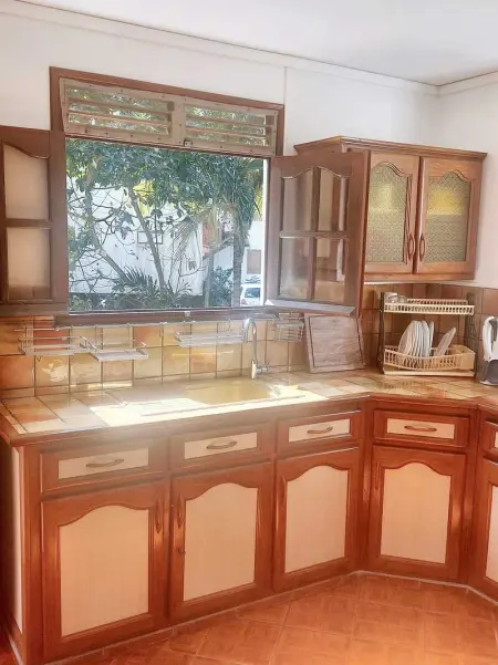 Maison charmante à Pointe Noire, vue montagne, jardin privé - Photo 24