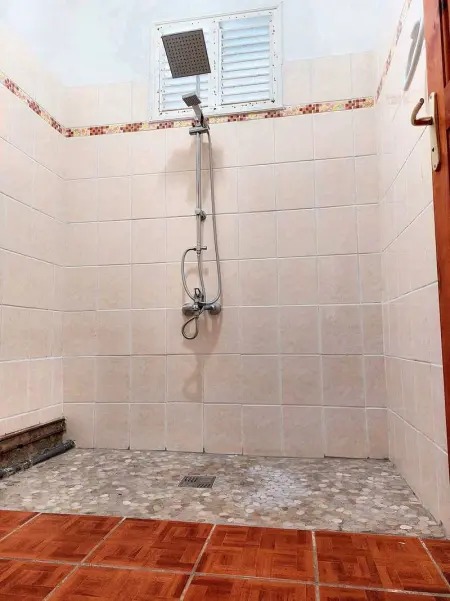 Maison charmante à Pointe Noire, vue montagne, jardin privé - Photo 25