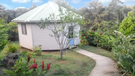 Bungalow à Le Robert, Bungalow charmant avec piscine partagée à Le Robert - L1069542