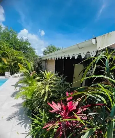 Bungalow accueillant à Le Diamant avec piscine partagée - Photo 1