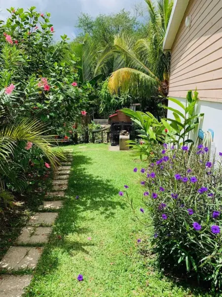 Bungalow accueillant à Le Diamant avec piscine partagée - Photo 9