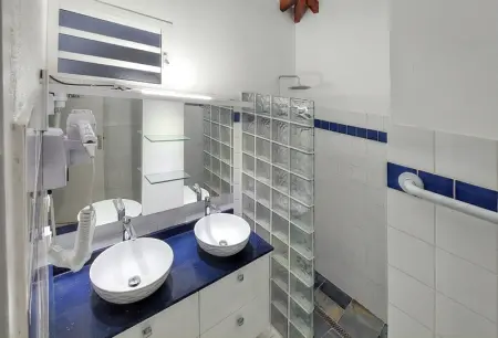 Bungalow charmant à Capesterre 67 m² avec piscine partagee - Photo 6