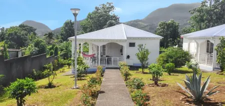 Bungalow charmant à Capesterre 67 m² avec piscine partagee - Photo 7