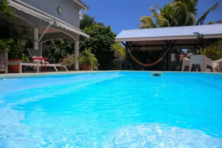 Appartement charmant à Saint François avec piscine partagée - Photo 6