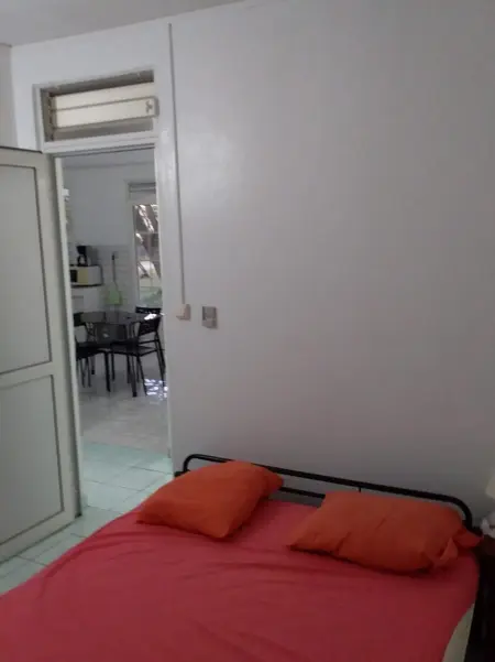 Maison accueillante aux Mangles avec jardin clôturé - Photo 3