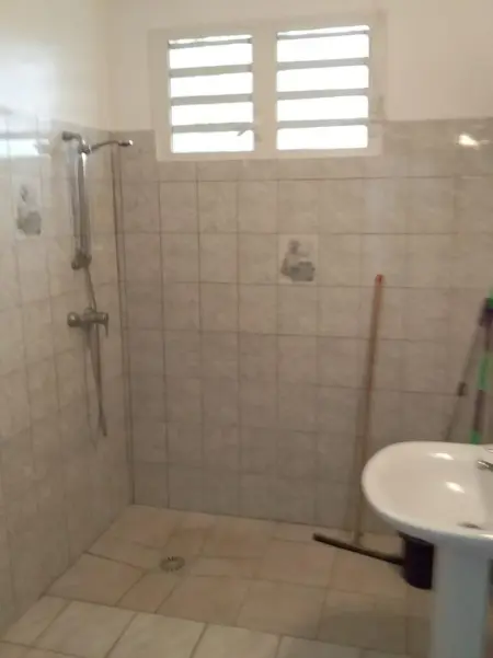 Maison accueillante aux Mangles avec jardin clôturé - Photo 6