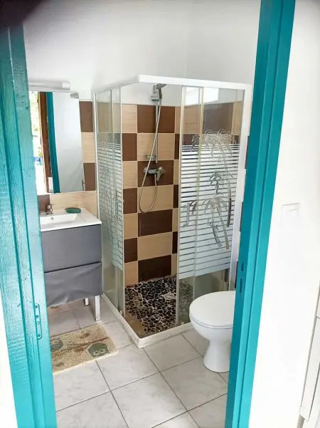 Bungalow charmant au Moule avec piscine et jardin - Photo 1