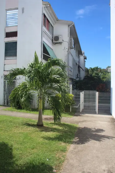 Appartement moderne à Les Trois Ilets, 40 m², vue jardin - Photo 9