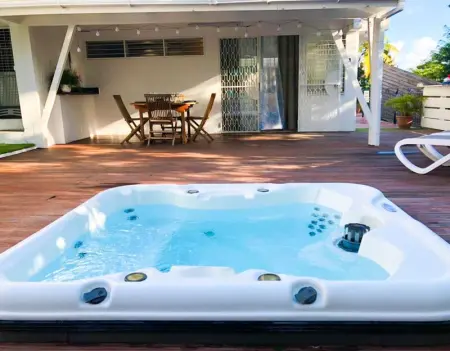 Maison charmante à Les Trois-Îlets avec jacuzzi - Photo 3