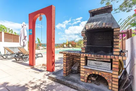 Bungalow confortable à Bouillante, 40 m² avec piscine partagée - Photo 2