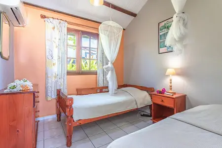 Bungalow confortable à Bouillante, 40 m² avec piscine partagée - Photo 9