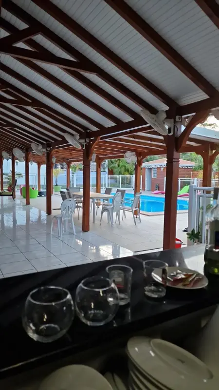 Maison charmante à Le Moule avec piscine partagée - Photo 4