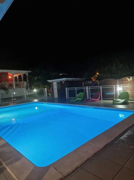 Maison charmante à Le Moule avec piscine partagée - Photo 11