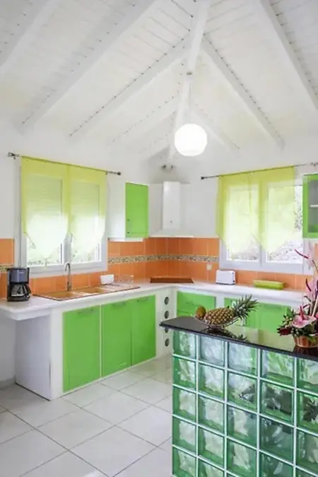 Maison charmante à Le Moule avec piscine partagée - Photo 20