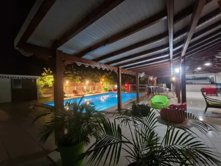 Maison charmante à Le Moule avec piscine partagée - Photo 25