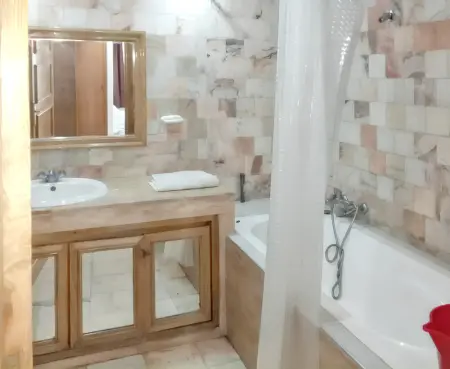 Appartement chic à Casablanca avec piscine partagée - 100 m² - Photo 7