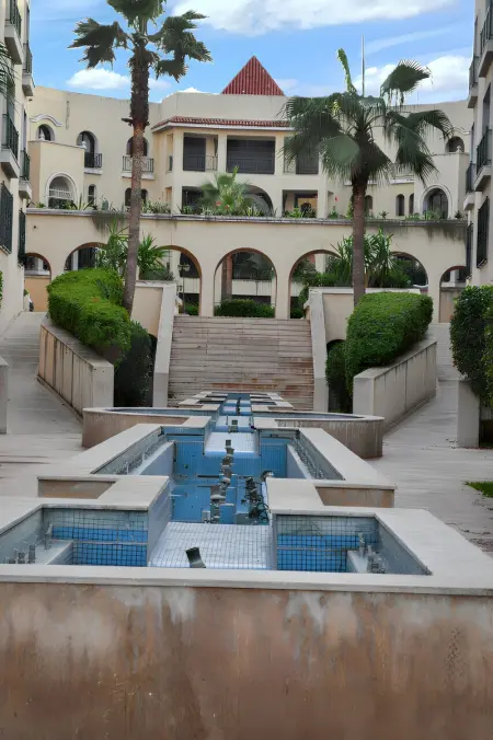 Appartement chic à Casablanca avec piscine partagée - 100 m² - Photo 11