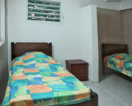 Appartement charmant à Port-Louis avec jardin clôturé - Photo 5