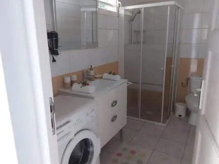 Maison chaleureuse à Le Moule avec piscine partagée - Photo 4