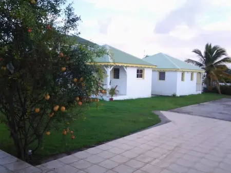 Maison chaleureuse à Le Moule avec piscine partagée - Photo 13