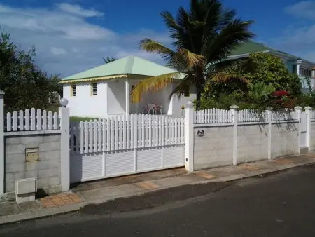 Maison chaleureuse à Le Moule avec piscine partagée - Photo 16