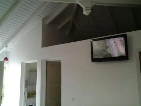 Maison chaleureuse à Le Moule avec piscine partagée - Photo 17