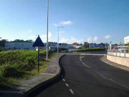 Maison chaleureuse à Le Moule avec piscine partagée - Photo 22