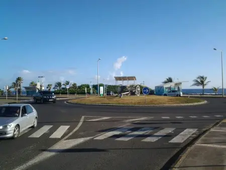 Maison chaleureuse à Le Moule avec piscine partagée - Photo 25