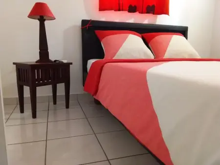 Chaleureuse maison au Moule avec piscine partagée - Photo 8