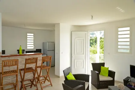 Appartement cosy Les Trois-Îlets 85 m² jardin verdoyant - Photo 2