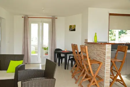 Appartement cosy Les Trois-Îlets 85 m² jardin verdoyant - Photo 5