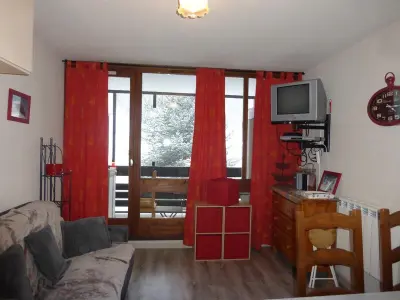 Appartement à Enchastrayes, Studio confortable 4 couchages avec balcon et parking au Sauze - L1070021