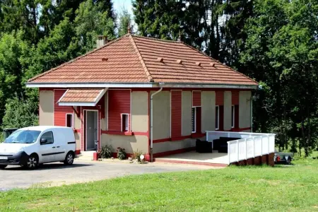 Appartement à Signy l’Abbaye, Gîte 