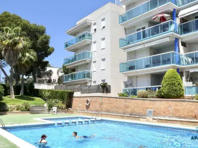 Appartement à Salou, Bel appartement familial à Salou à 1 min de la plage avec terrasse et parking privé - L1070773