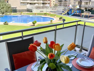 Appartement à La Pineda, Bel appartement climatisé avec terrasse, piscines et parking à La Pineda - L1070787