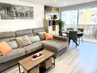 Appartement à La Pineda, Bel appartement climatisé avec piscine et Wi-Fi à La Pineda, proche plage et activités - L1070817