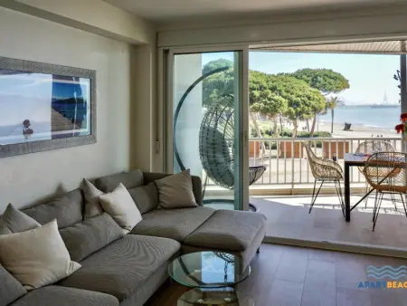 Appartement spacieux à La Pineda, 3 chambres, climatisé, front de mer - Photo 2