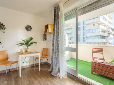 Appartement à Biarritz, Studio moderne avec balcon et parking à Biarritz - L1070852