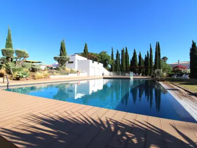 Villa à Quarteira Vilamoura, Maison moderne avec jardin privé près de Vilamoura - L1071058