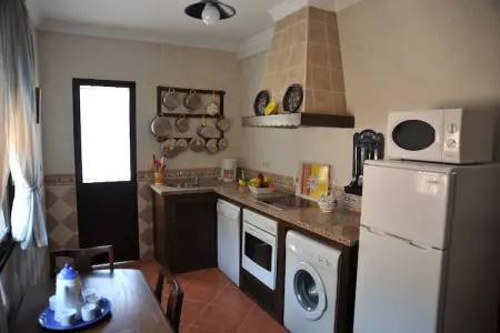 La Villa de Gema, Maison de campagne rustique avec piscine privée et vue imprenable sur le Torcal de Antequera - Photo 3