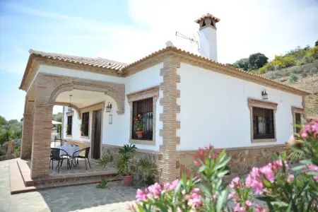 La Villa de Gema, Maison de campagne rustique avec piscine privée et vue imprenable sur le Torcal de Antequera - Photo 6