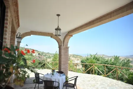 La Villa de Gema, Maison de campagne rustique avec piscine privée et vue imprenable sur le Torcal de Antequera - Photo 11