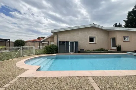 Maison à Frouzins, La Joviale, jolie maison avec Piscine & Jardin - L1071116