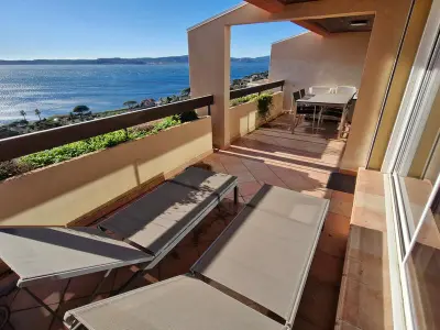 Appartement à Sainte Maxime, Appartement 2 pièces climatisé avec piscine et parking, Ste Maxime, Golfe St Tropez - L1071267