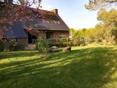 Maison à Sarzeau, Maison spacieuse à 500m de la plage, idéale pour familles, jardin avec jeux pour enfants - L1071310