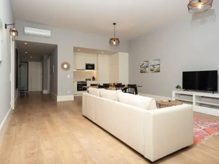 Appartement spacieux rénové avec climatisation, 2 chambres pour 6 personnes à Porto - Photo 1